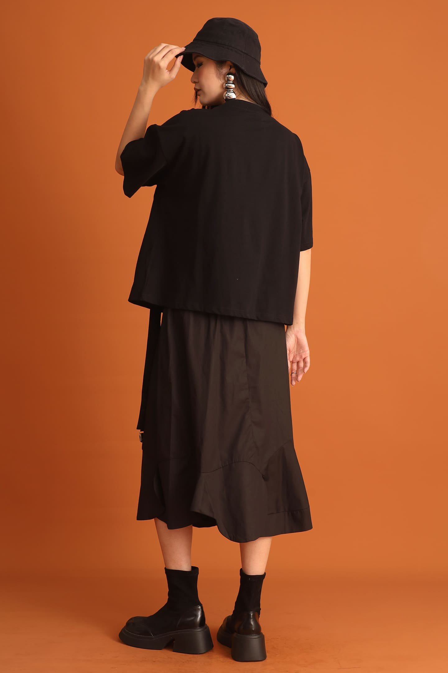 CHOSEN - Haerin Clip Top in Black - Image 7