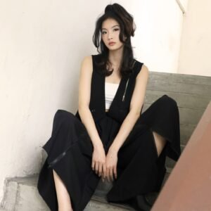 CHOSEN - Joo Zipper Vest in Black